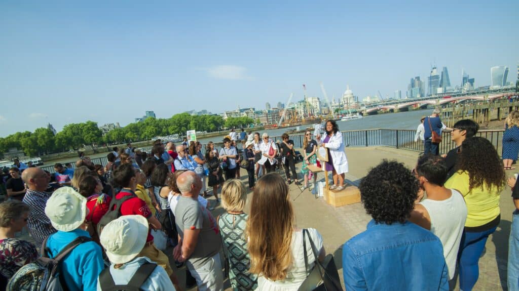pic of crowd at Soapbox Science on the Sough Bank of the Thames